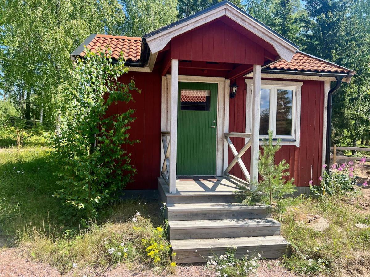 Villa Idylliskt Hus Med Sjoeutsikt. à Östhammar Extérieur photo