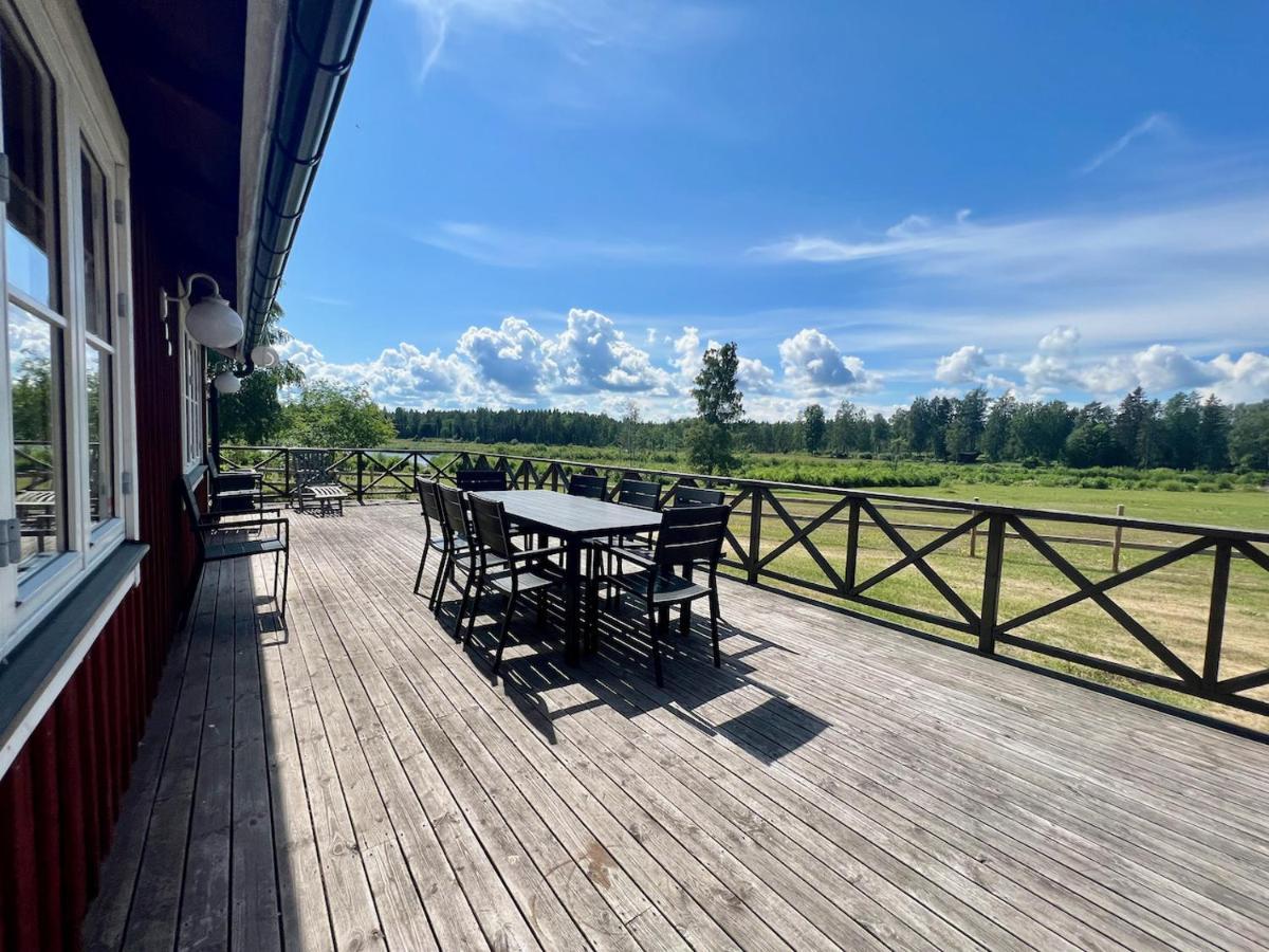 Villa Idylliskt Hus Med Sjoeutsikt. à Östhammar Extérieur photo